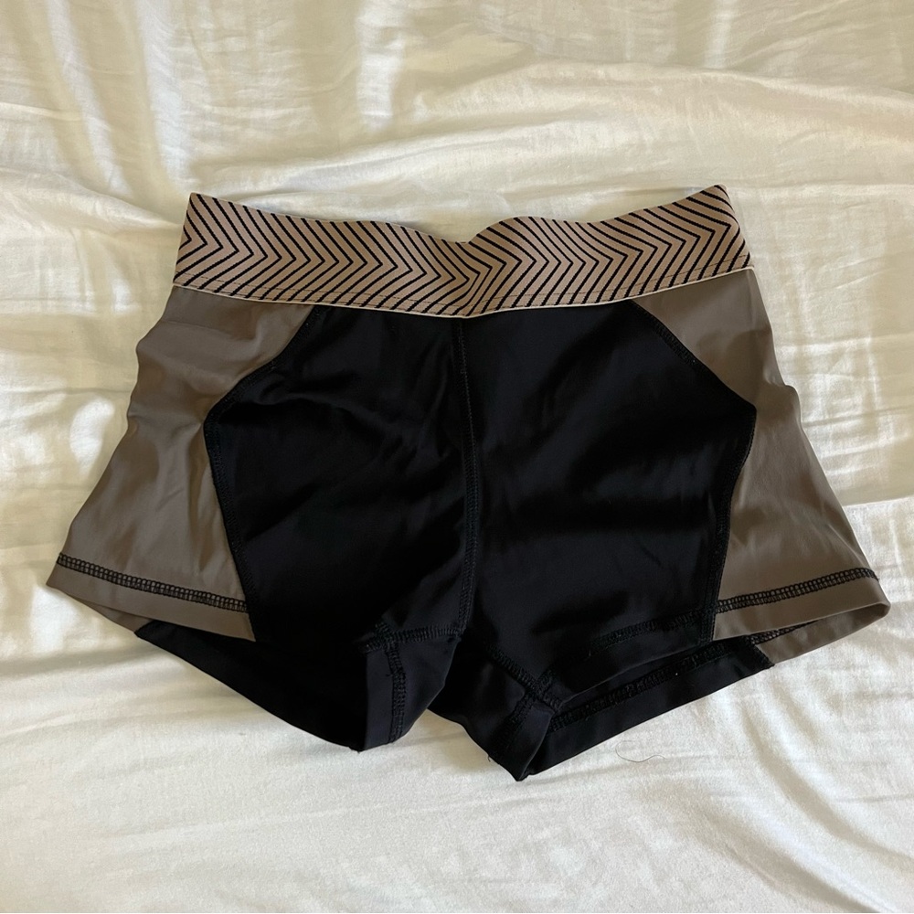 Like New! Olympia Activewear Shorts 4inch
